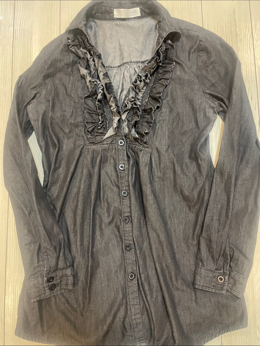 Women’s Ruffle-Front Black/charcoal gray  Button Down Shirt